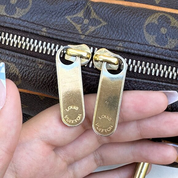 Louis Vuitton Manhattan PM Monogram Canvas Tote – Original Dustie Included - Picture 8 of 16